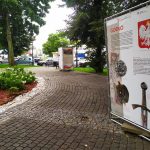 Plansze wystawowe w parku