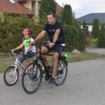 rowerzyści na drodze