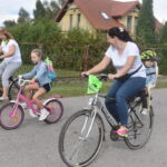 rowerzyści na drodze