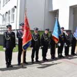 Poczty OSP przed budynkiem