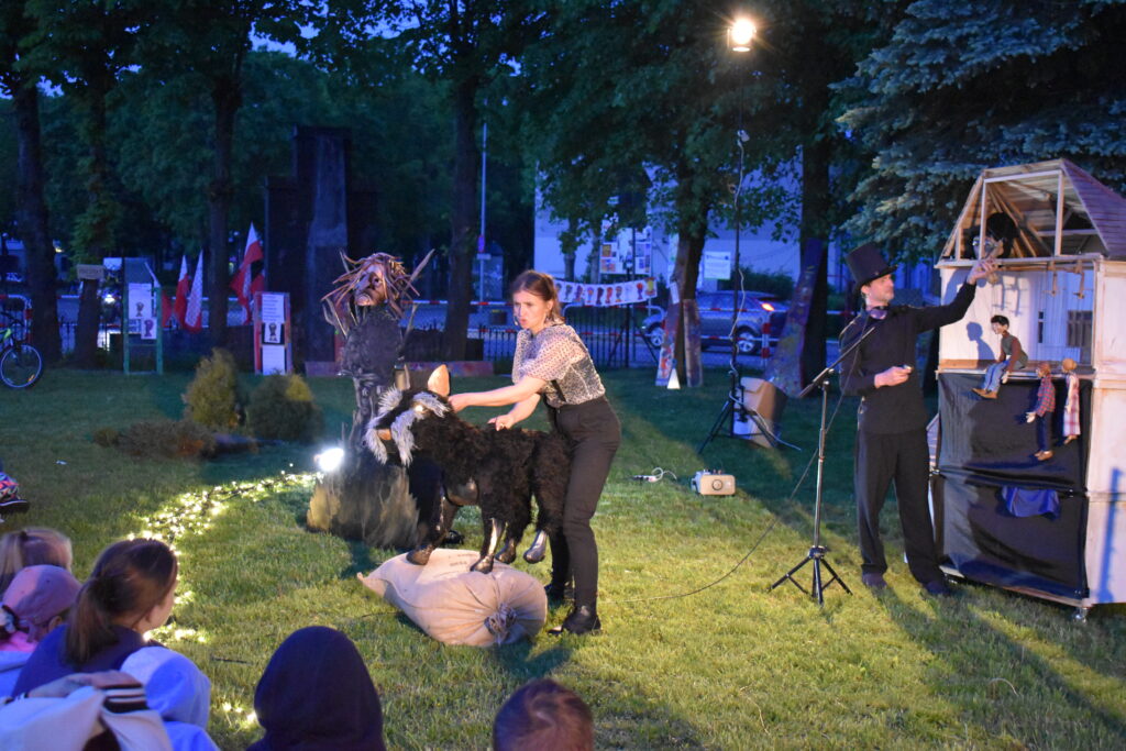 Występy teatru na trawie