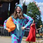 dziewczynka pokaz moda