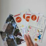 pocztowki z pomaranczowym znaczkiem