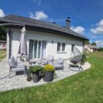 dom chodnik zielen niebo