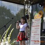 dziewczynka mikrofon