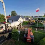 budowe wnetrze metalowe stemple wsporniki strop