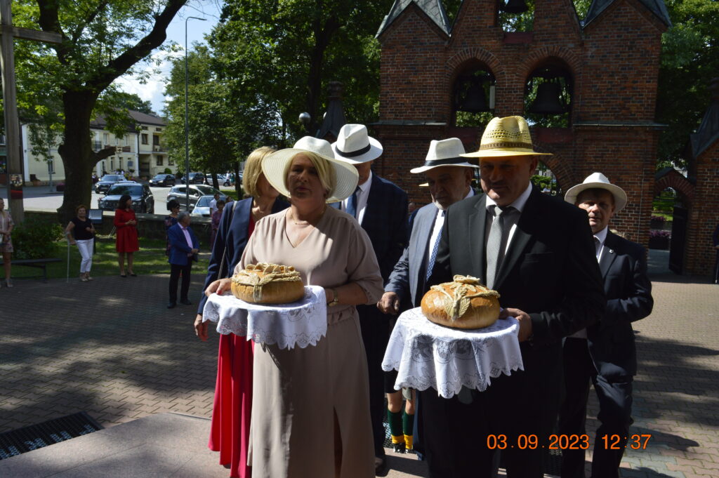 kobieta i mezczyzna starostowie chleb