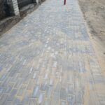 chodnik ogrodzenie droga