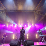 Biały budynek z napoisem MUZEUM KONSTANTEGO LASZCZKI