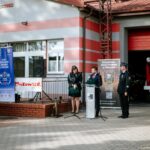 W poniedziałkowe popołudnie w Gminnym Ośrodku Kultury i Bibliotece zebrały się panie by wziąć udział w warsztatach pt. „Jesienny bukiet z liści”. W miłym towarzystwie uczestniczki doskonaliły swoje umiejętności w pracy z liśćmi i darami natury, z których powstały barwne bukiety i przepiękne dekoracje jesienne. Panie uznały że to był prawdziwy relaks, którego tak często nam brakuje.